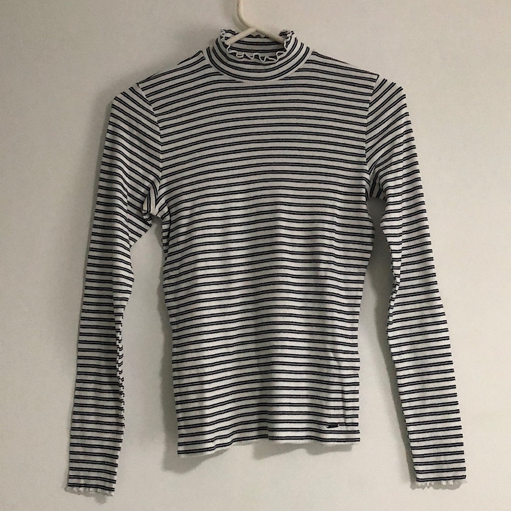 Striped long sleeve Hollister mockneck